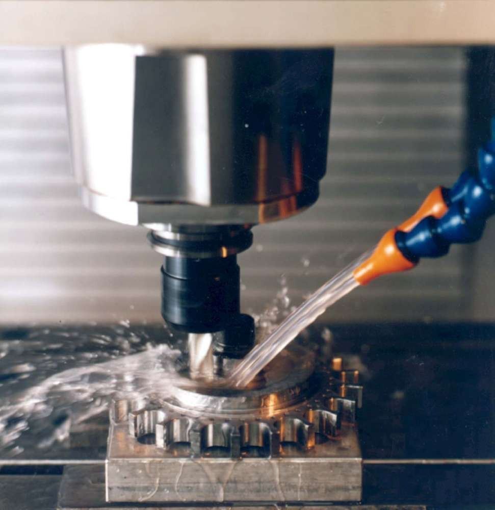 如何正確使用切削液 不同加工場景下的選擇與深孔加工應用