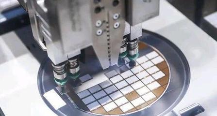 我國自主研發高端深孔加工設備，助力半導體行業實現“0到1”關鍵技術突破